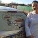 Autocollant micro perforé imprimé sur vitre arrière de voiture avec logo, coordonnées et QR code
